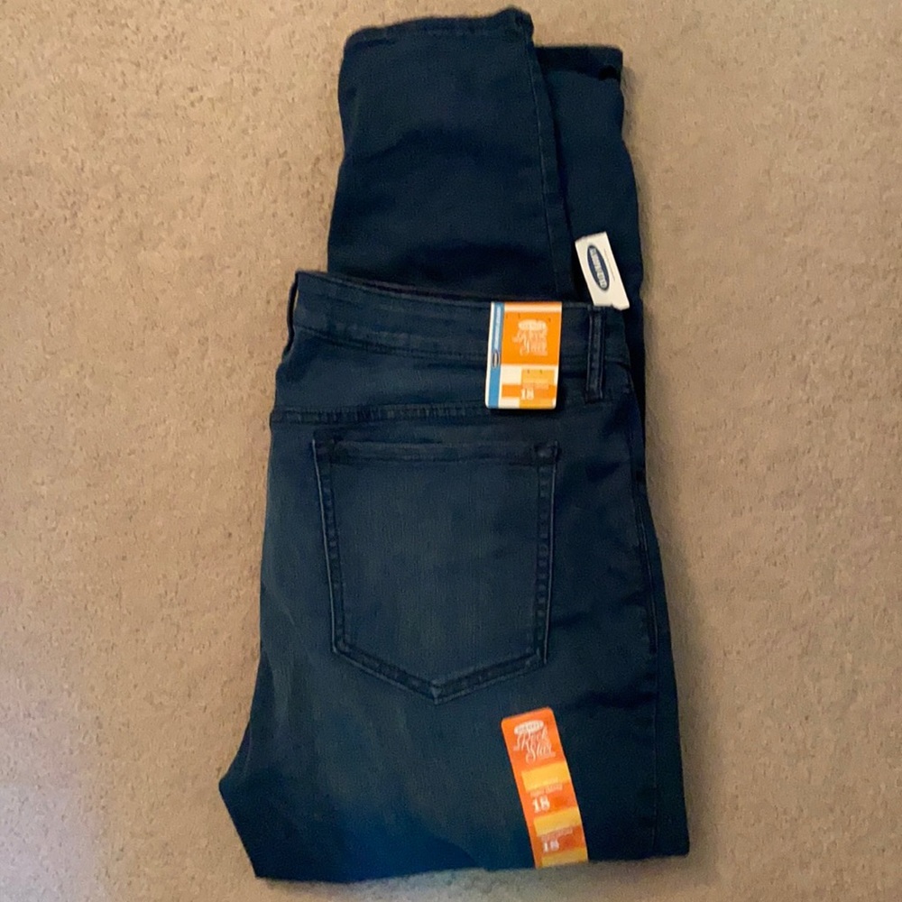 Brand new w/ tags Old Navy Rockstar skinny jeans